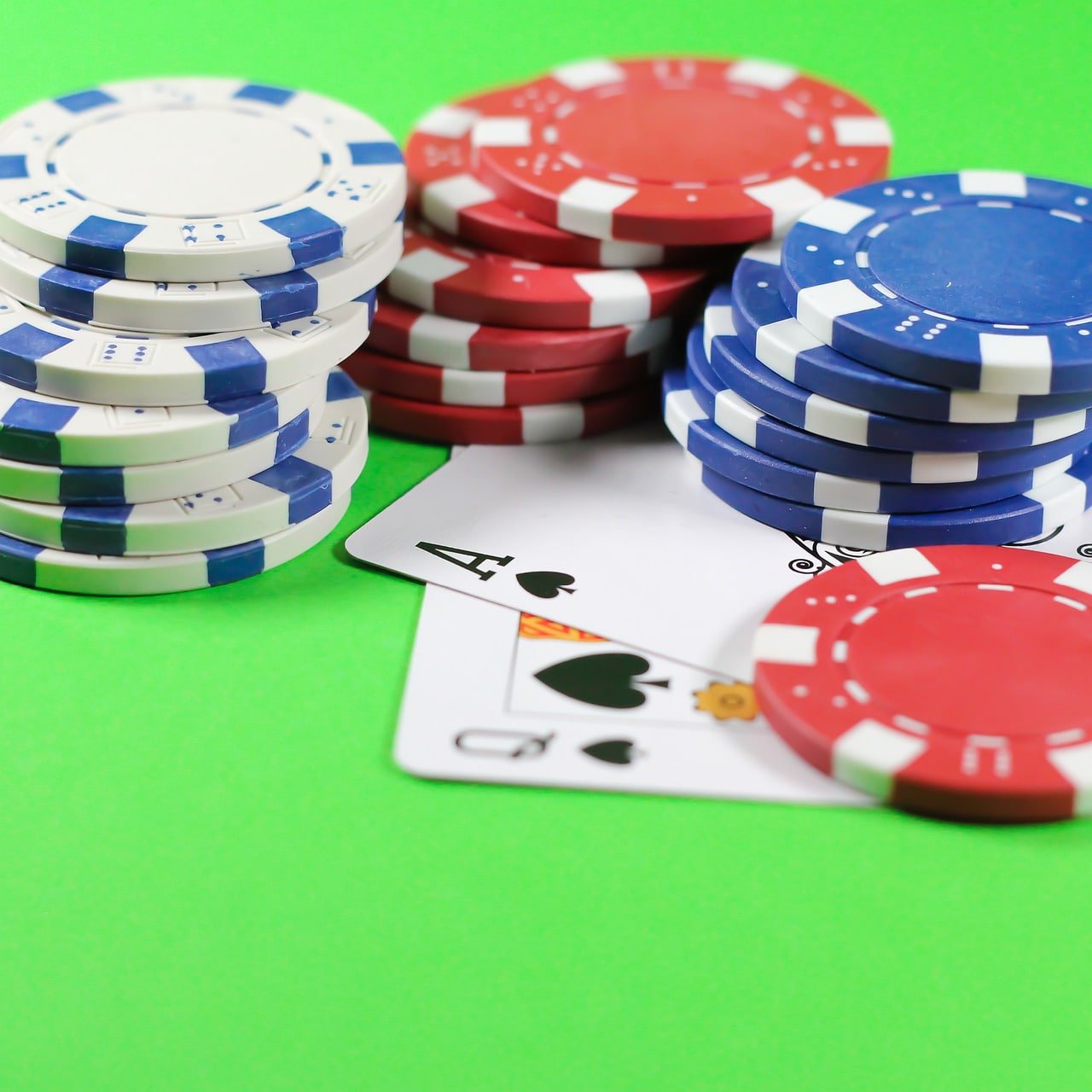Live dealer and multi-camera feed mega hoki108 French Roulette dealer and live feed